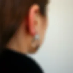 Elegant threadless cartilage earring design
